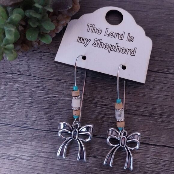 5/$25 BOW  EARRINGS - Picture 2 of 5